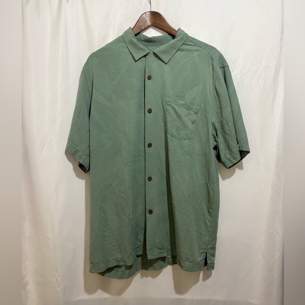 Tommy Bahama Silk Shirt Green Short Sleeve Button Up Casual Hawaiian Size L
